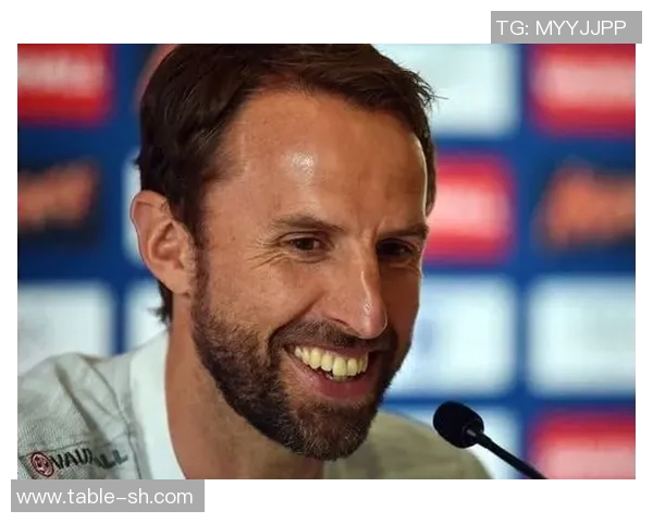 弗鲁米嫩与达伽马激战正酣精彩对决引发球迷热议 弗鲁米嫩与达伽马激战正酣精彩对决引发球迷热议