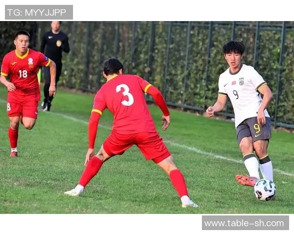 拉脱维亚U18青年队对决俄罗斯U18球队精彩赛事回顾与分析 拉脱维亚U18青年队对决俄罗斯U18球队精彩赛事回顾与分析