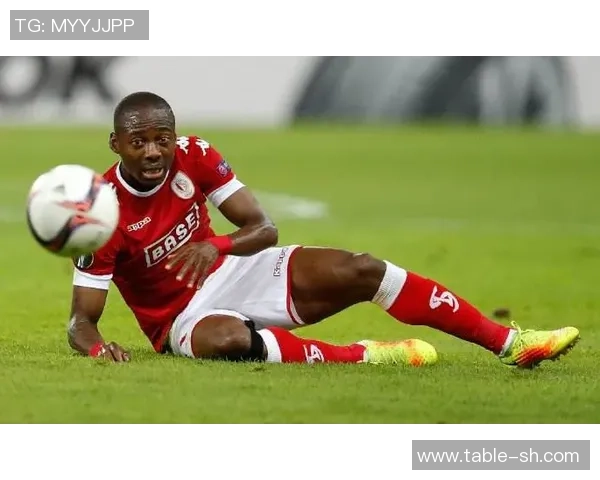 阿贾克斯与标准列日激战八月十五日精彩回顾与赛后分析